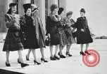 Standbild Pariser designer kleider Paris Frankreich, 1944, aus Sekunde 23 historischem Filmmaterial Videoclip 65675066482