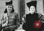 Standbild Pariser designer kleider Paris Frankreich, 1944, aus Sekunde 27 historischem Filmmaterial Videoclip 65675066482