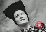 Standbild Pariser designer kleider Paris Frankreich, 1944, aus Sekunde 48 historischem Filmmaterial Videoclip 65675066482