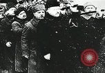 Immagine di Lenin la morte di Stalin e aumento di Mosca prove e grandi Purge La Russia Unione Sovietica, 1930, secondo 15 filmato di repertorio 65675066491