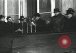 Standbild anti-kommunistischen Demonstrationen in Europa Osteuropa, 1956, aus Sekunde 10 historischem Filmmaterial Videoclip 65675066495