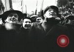 Standbild anti-kommunistischen Demonstrationen in Europa Osteuropa, 1956, aus Sekunde 12 historischem Filmmaterial Videoclip 65675066495