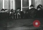 Standbild anti-kommunistischen Demonstrationen in Europa Osteuropa, 1956, aus Sekunde 15 historischem Filmmaterial Videoclip 65675066495