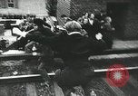 Standbild anti-kommunistischen Demonstrationen in Europa Osteuropa, 1956, aus Sekunde 20 historischem Filmmaterial Videoclip 65675066495
