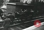 Standbild anti-kommunistischen Demonstrationen in Europa Osteuropa, 1956, aus Sekunde 27 historischem Filmmaterial Videoclip 65675066495