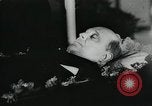 Standbild anti-kommunistischen Demonstrationen in Europa Osteuropa, 1956, aus Sekunde 55 historischem Filmmaterial Videoclip 65675066495
