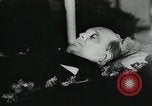 Standbild anti-kommunistischen Demonstrationen in Europa Osteuropa, 1956, aus Sekunde 60 historischem Filmmaterial Videoclip 65675066495