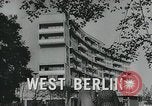 Standbild Ost und West Berlin Deutschland, 1961, aus Sekunde 34 historischem Filmmaterial Videoclip 65675066497