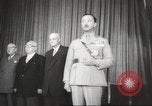Standbild King Faisal II und Nuri as-sagte vor dem Aufstand im Irak Irak, 1958, aus Sekunde 15 historischem Filmmaterial Videoclip 65675066499