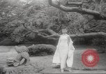 Standbild verwestlicht Kimonos Japan, 1958, aus Sekunde 9 historischem Filmmaterial Videoclip 65675066503