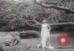 Standbild verwestlicht Kimonos Japan, 1958, aus Sekunde 11 historischem Filmmaterial Videoclip 65675066503