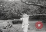 Standbild verwestlicht Kimonos Japan, 1958, aus Sekunde 15 historischem Filmmaterial Videoclip 65675066503
