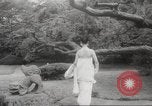 Standbild verwestlicht Kimonos Japan, 1958, aus Sekunde 16 historischem Filmmaterial Videoclip 65675066503