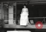 Standbild verwestlicht Kimonos Japan, 1958, aus Sekunde 36 historischem Filmmaterial Videoclip 65675066503