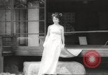 Standbild verwestlicht Kimonos Japan, 1958, aus Sekunde 39 historischem Filmmaterial Videoclip 65675066503