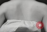 Standbild verwestlicht Kimonos Japan, 1958, aus Sekunde 51 historischem Filmmaterial Videoclip 65675066503