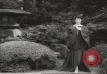 Standbild verwestlicht Kimonos Japan, 1958, aus Sekunde 54 historischem Filmmaterial Videoclip 65675066503