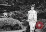 Standbild verwestlicht Kimonos Japan, 1958, aus Sekunde 58 historischem Filmmaterial Videoclip 65675066503