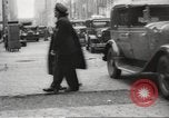 Standbild Fußgänger New York City USA, 1933, aus Sekunde 12 historischem Filmmaterial Videoclip 65675066514