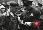 Standbild Fußgänger New York City USA, 1933, aus Sekunde 17 historischem Filmmaterial Videoclip 65675066514