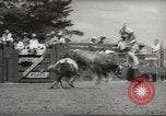 Immagine di Rodeo Salinas California USA, 1958, secondo 56 filmato di repertorio 65675066520