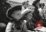Immagine di Rodeo Salinas California USA, 1958, secondo 58 filmato di repertorio 65675066520