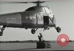 Standbild Sikorsky H-34 Hubschrauber Beirut Libanon, 1958, aus Sekunde 21 historischem Filmmaterial Videoclip 65675066532