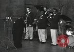 Image Jimmy Rushing effectuant sur scène avec son combo Allemagne, 1960, de la seconde 7 séquences d'archives historiques vidéo 65675066556