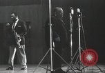 Image Jimmy Rushing effectuant sur scène avec son combo Allemagne, 1960, de la seconde 12 séquences d'archives historiques vidéo 65675066556