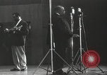 Image Jimmy Rushing effectuant sur scène avec son combo Allemagne, 1960, de la seconde 15 séquences d'archives historiques vidéo 65675066556