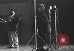 Image Jimmy Rushing effectuant sur scène avec son combo Allemagne, 1960, de la seconde 16 séquences d'archives historiques vidéo 65675066556
