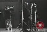 Image Jimmy Rushing effectuant sur scène avec son combo Allemagne, 1960, de la seconde 18 séquences d'archives historiques vidéo 65675066556