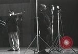 Image Jimmy Rushing effectuant sur scène avec son combo Allemagne, 1960, de la seconde 19 séquences d'archives historiques vidéo 65675066556