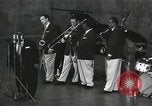 Image Jimmy Rushing effectuant sur scène avec son combo Allemagne, 1960, de la seconde 24 séquences d'archives historiques vidéo 65675066556