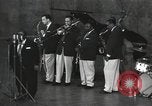 Image Jimmy Rushing effectuant sur scène avec son combo Allemagne, 1960, de la seconde 34 séquences d'archives historiques vidéo 65675066556