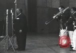 Image Jimmy Rushing effectuant sur scène avec son combo Allemagne, 1960, de la seconde 37 séquences d'archives historiques vidéo 65675066556