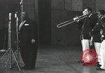 Image Jimmy Rushing effectuant sur scène avec son combo Allemagne, 1960, de la seconde 40 séquences d'archives historiques vidéo 65675066556