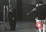 Image Jimmy Rushing effectuant sur scène avec son combo Allemagne, 1960, de la seconde 44 séquences d'archives historiques vidéo 65675066556