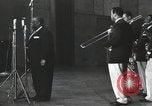 Image Jimmy Rushing effectuant sur scène avec son combo Allemagne, 1960, de la seconde 57 séquences d'archives historiques vidéo 65675066556