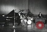 Immagine di Modern Jazz Quartet Germania, 1960, secondo 10 filmato di repertorio 65675066558