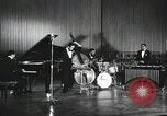 Immagine di Modern Jazz Quartet Germania, 1960, secondo 11 filmato di repertorio 65675066558