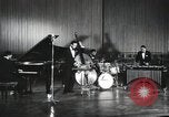Immagine di Modern Jazz Quartet Germania, 1960, secondo 14 filmato di repertorio 65675066558