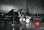 Immagine di Modern Jazz Quartet Germania, 1960, secondo 15 filmato di repertorio 65675066558