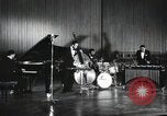 Immagine di Modern Jazz Quartet Germania, 1960, secondo 16 filmato di repertorio 65675066558