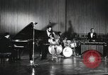 Immagine di Modern Jazz Quartet Germania, 1960, secondo 17 filmato di repertorio 65675066558