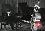 Immagine di Modern Jazz Quartet Germania, 1960, secondo 21 filmato di repertorio 65675066558