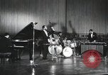 Immagine di Modern Jazz Quartet Germania, 1960, secondo 29 filmato di repertorio 65675066558