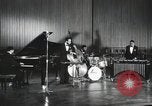 Immagine di Modern Jazz Quartet Germania, 1960, secondo 44 filmato di repertorio 65675066558