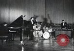Immagine di Modern Jazz Quartet Germania, 1960, secondo 53 filmato di repertorio 65675066558