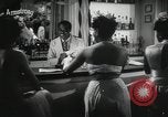 Standbild Louis Armstrong singt United States USA, 1943, aus Sekunde 31 historischem Filmmaterial Videoclip 65675066562